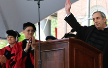 Giáo sư Đại học Harvard thường kể cho sinh viên nghe 5 câu chuyện: Thay đổi hàng trăm cuộc đời!