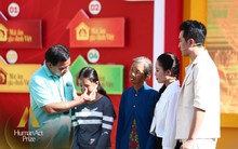 “MC của người nghèo” Quyền Linh tái xuất với chiếc đồng hồ bấm giờ “biểu tượng”, cùng Tôn Hoa Sen viết tiếp những câu chuyện cổ tích giữa đời thường