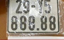 Người phụ nữ ở Hà Nội bấm trúng biển số 29-Y5 888.88 cho xe máy Wave Alpha