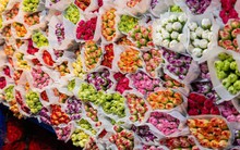 Giá hoa 20/11 tăng mạnh, nhiều cửa hàng vắng khách