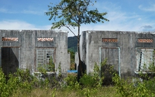 Những khu tái định cư vắng bóng người dân