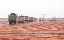 Sau hơn 3 năm 'ngủ đông', công trường cao tốc Bến Lức - Long Thành sôi động trở lại