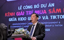 Cú bắt tay của Kido và TikTok