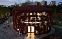 Starbucks chính thức mất ngôi vương ở 1 quốc gia châu Á vào tay chuỗi cà phê startup, số cửa hàng ít hơn cả nửa