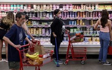 Lạm phát giảm và tỷ lệ thất nghiệp thấp, vì sao người Mỹ vẫn thấy 'buồn'?