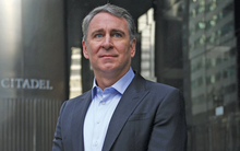 Tỷ phú chi hẳn 88.000 USD mua vé công viên giải trí cho 1.200 nhân viên: Chuẩn “sếp nhà người ta”, nắm trong tay tài sản ròng lên đến 35 tỷ USD