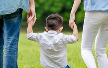 Bố mẹ Gen Z chật vật nuôi con: Mỗi tháng phải chi trung bình hơn 17 triệu đồng, khó khăn chồng chất