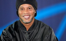 Ronaldinho và bài học "triệu phú" mạt thế