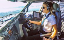 Lái máy bay cho giới siêu giàu, lương cả tỷ đồng nhưng khó có thời gian hẹn hò