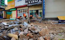 Cuối năm vỉa hè lại bị xới tung khiến người dân ngán ngẩm