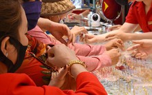 Vì sao giá vàng liên tục lập kỷ lục?