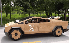 Bản sao xe bán tải Tesla qua tay thợ điêu khắc Việt