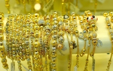 Giá vàng ít biến động, người mua vẫn đối diện rủi ro lớn