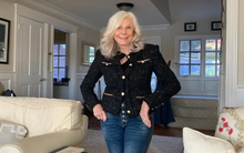 Cụ bà U80 vẫn khỏe như thanh niên: chống đẩy 50 lần, gập bụng 20 lần/ngày, càng luyện tập lại càng vui khỏe yêu đời