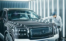 Đây là lý do Toyota chỉ sản xuất 3 chiếc Century SUV mỗi ngày: Cả dây chuyền có 40 thợ đạt chuẩn, sai số siết bu lông không quá 5%