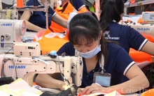 Đơn hàng phục hồi, nhiều doanh nghiệp tăng ca, tuyển lao động