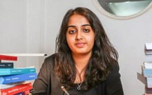 Nữ sinh có IQ cao hơn thiên tài Einstein tiết lộ thói quen ngủ kỳ lạ