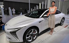 Cứ 2 sales ô tô "lướt" ở Trung Quốc thì hiện 1 buồn và 1 vui, hỏi ra mới biết lý do tại sao