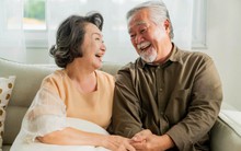 Không lương hưu, không ở cùng con, vợ chồng U70 bán nhà 6 tỷ đồng, sống hạnh phúc ở những năm cuối đời