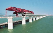 Trung Quốc làm thế nào để xây cầu đường sắt cao tốc xuyên biển 15km chỉ trong hơn 2 năm?