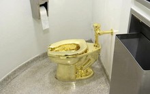 Số phận long đong của chiếc bồn cầu bằng vàng