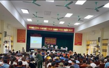 Lạ lùng các phiên đấu giá đất: Nơi bỏ cọc, chỗ cao chót vót