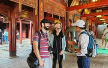 Du lịch "vạ lây" vì giá vé máy bay