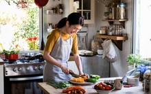 3 hành vi tiết kiệm vô nghĩa, “ăn cắp” không gian sống và cả sức khỏe của bạn