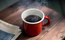 Vì sao không nên vừa ăn trứng vừa uống cà phê?