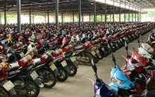 Công ty may chi hơn 5 tỷ đồng tặng 17.000 bình chữa cháy, buộc sẵn sau xe nhân viên: Dẫu khó khăn vẫn duy trì lương tháng gần 10 triệu đồng cho công nhân