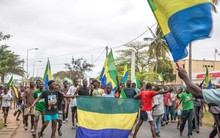 Những quốc gia nghèo nhất loay hoay với "núi nợ" khi lãi suất tiếp tục neo cao