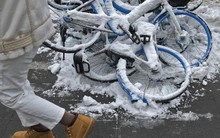 Băng tuyết bao phủ, Trung Quốc đóng cửa hàng loạt đường cao tốc