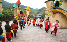 Làng người lùn bí ẩn ở Trung Quốc: Thế giới cổ tích ẩn trong rừng núi đời thực