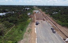 Chỉ còn 1 tháng hoàn thành, cao tốc Mỹ Thuận - Cần Thơ vẫn thiếu cát
