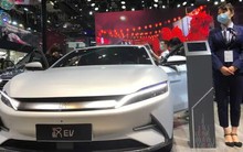 "Nhập gia tùy tục": Tham gia cuộc chiến giảm giá, Elon Musk hạ giá xe Tesla còn “sốc” hơn cả thương hiệu nội địa Trung Quốc