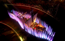 Show diễn kết hợp 3D trên sân khấu thuyền lớn nhất châu Á được Vingroup đầu tư tâm huyết: Tổ chức MIỄN PHÍ ngay tại Hà Nội, hút hàng triệu lượt khách