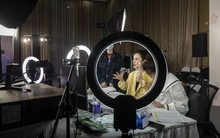 Tôi đã đúng khi bỏ việc chuyển sang bán hàng online: Thu nhập tăng gấp 4, livestream 2-10 tiếng/ngày không thấy mệt