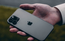 Chiếc iPhone này cũng có "3 mắt", tính năng đầy đủ: Cần gì tốn tiền mua iPhone 15 Pro Max hơn 30 triệu?