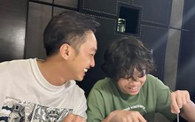 Cường Đô La khoe ảnh đưa Subeo và Suchin đi chơi, chỉ nói đúng 1 câu mà được khen tới tấp cách nuôi dạy con