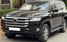 Toyota Land Cruiser đi hơn 34.000km bán đắt hơn giá niêm yết mới: Nội thất xuống sắc, trang bị không bằng lô xe mới hiện tại