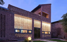 Nữ giảng viên ĐH chi hơn 1 tỷ đồng biến ngôi nhà "bỏ hoang" thành không gian sống mơ ước, không tốn tiền điện