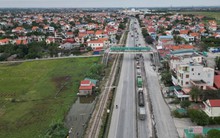 Cận cảnh nâng cấp mặt đường QL5 ngay trước mũi hàng đoàn xe rầm rập chạy