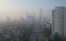Cận cảnh trời Hà Nội mù mịt, bụi mịn giăng như sương
