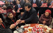 Dân làng góp hơn 200.000 đồng cho lập nghiệp, nhiều năm sau cả làng nhận "báo ơn" tiền tỷ, mời bay trực thăng