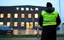 Elon Musk thách thức văn hóa làm việc Bắc Âu: Công nhân Thụy Điển từ chối mô hình ‘lao động đến chết’ của Tesla, đình công 3 tháng đòi vị tỷ phú phải cúi đầu