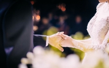 Phát hiện chồng chụp ảnh cưới với người phụ nữ khác, vợ giận dữ kiện ra tòa vì tội "đa hôn", sự thật phanh phui càng khó tin hơn