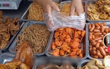 Đăng một video vào ngày sinh nhật con, bà mẹ bất ngờ nhận về loạt "gạch đá": Đã nghèo xin đừng khoe?