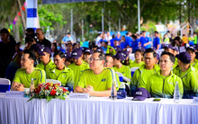 ACB tham gia dọn rác bãi biển trong Ngày Vì môi trường Phú Quốc