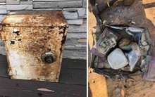 Đào được ‘hộp kim loại' 45kg trong vườn, hóa ra là ‘kho báu’ trị giá lên tới 1,2 tỷ đồng: Cảnh sát khẳng định là tài sản bị đánh cắp, đôi vợ chồng lập tức có hành động 'không ngờ'