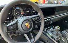 Cướp Porsche đen nhất năm: Không lái được số sàn nên bỏ lại xe